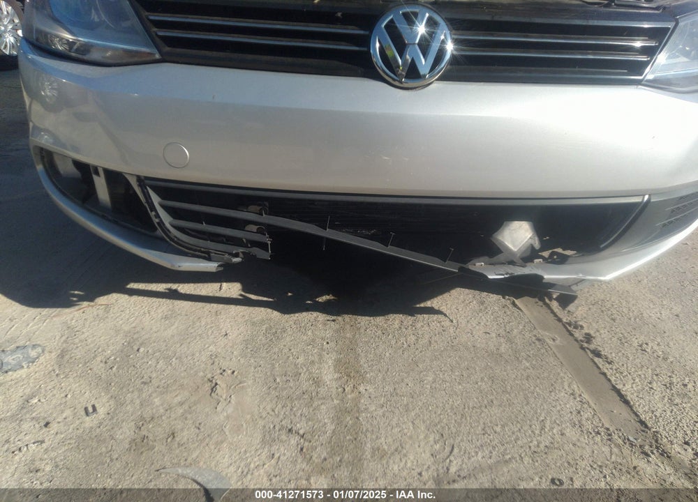 2013 VOLKSWAGEN JETTA VIN: 3VWDP7AJ8DM392738