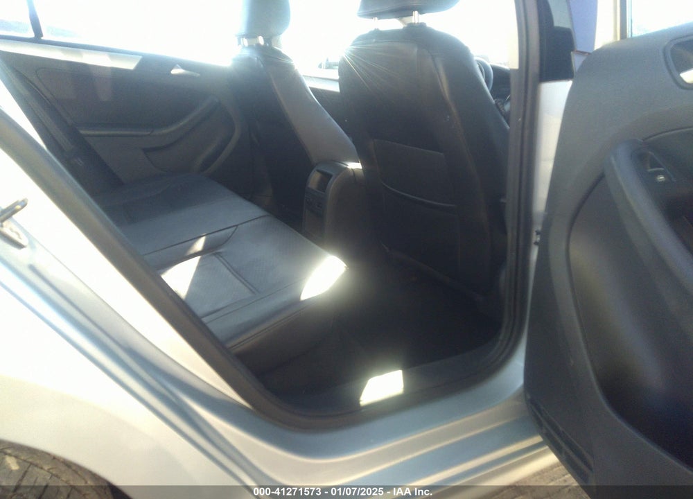 2013 VOLKSWAGEN JETTA VIN: 3VWDP7AJ8DM392738