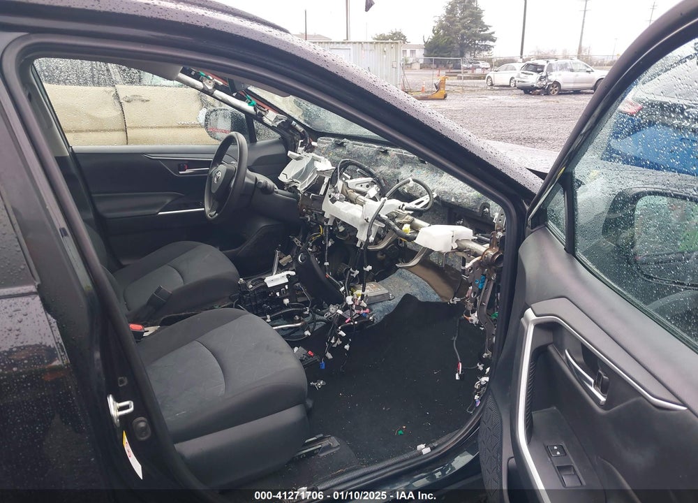 2019 TOYOTA RAV4 XLE VIN: 2T3P1RFV8KW033412