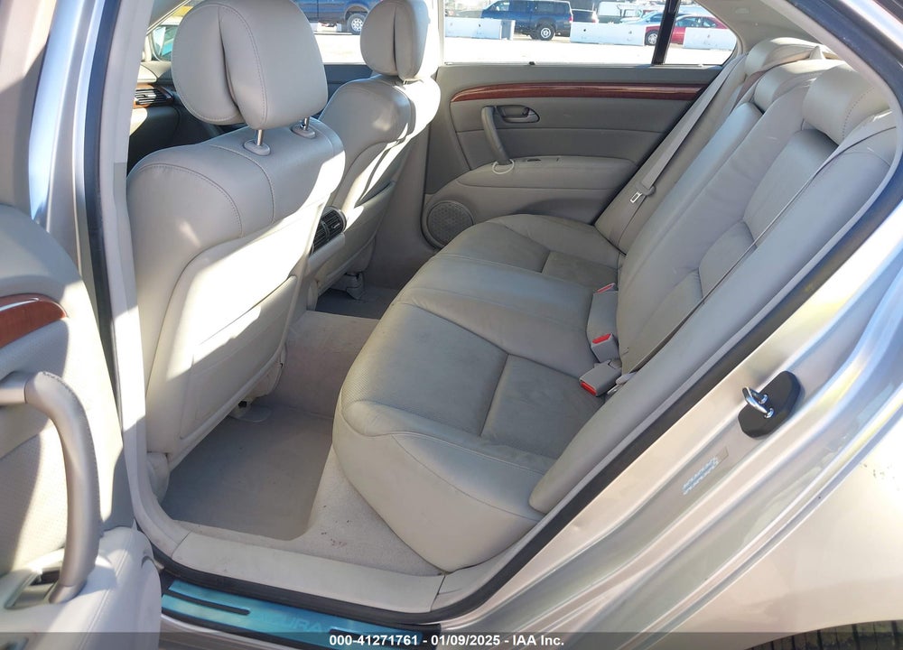 2005 ACURA RL 3.5 VIN: JH4KB16505C009300