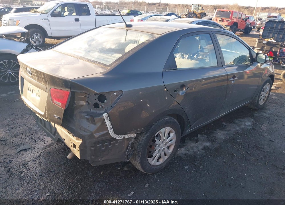 2010 KIA FORTE VIN: KNAFU4A26A5060520