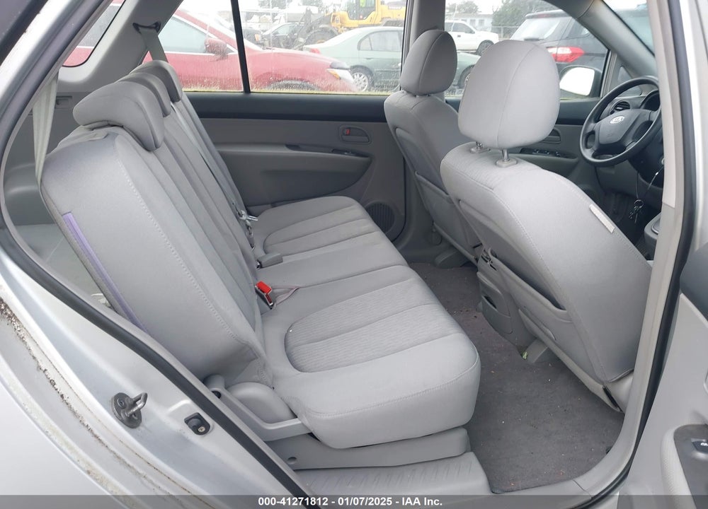 2007 KIA RONDO VIN: KNAFG525577076517