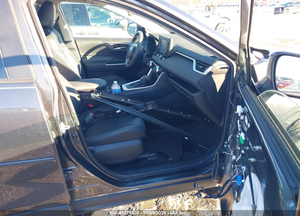 2021 TOYOTA RAV4 XLE PREMIUM VIN: 2T3A1RFV1MC159881