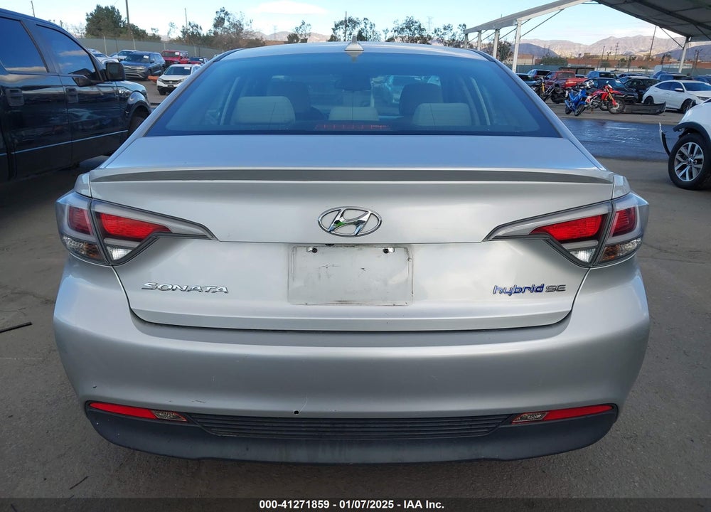 2016 HYUNDAI SONATA VIN: KMHE24L16GA026212