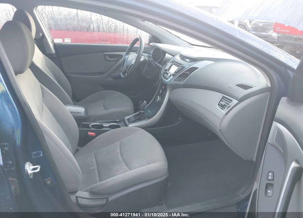 2016 HYUNDAI ELANTRA VIN: 5NPDH4AE4GH662687