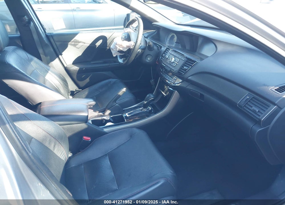 2017 HONDA ACCORD VIN: 1HGCR2F17HA130220