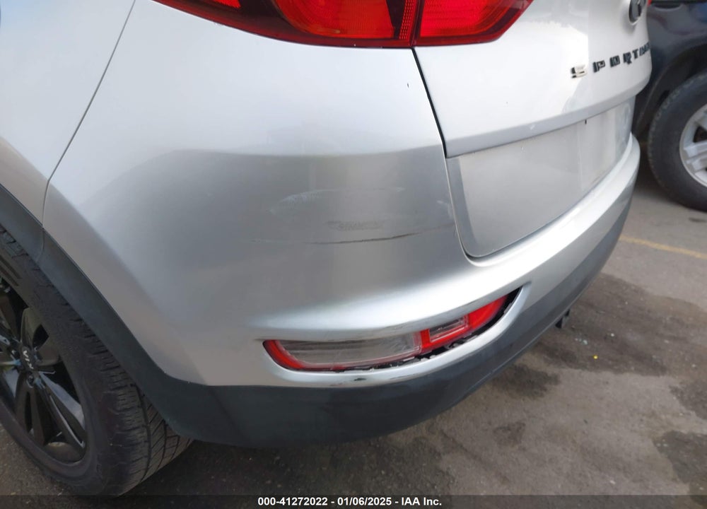 2018 KIA SPORTAGE LX VIN: KNDPM3AC6J7333101