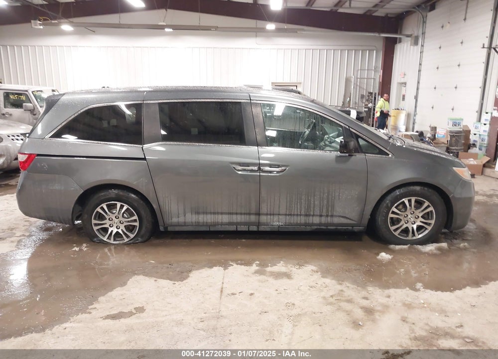 2011 HONDA ODYSSEY EX-L VIN: 5FNRL5H61BB057980