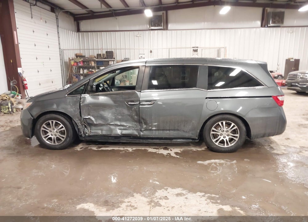 2011 HONDA ODYSSEY EX-L VIN: 5FNRL5H61BB057980