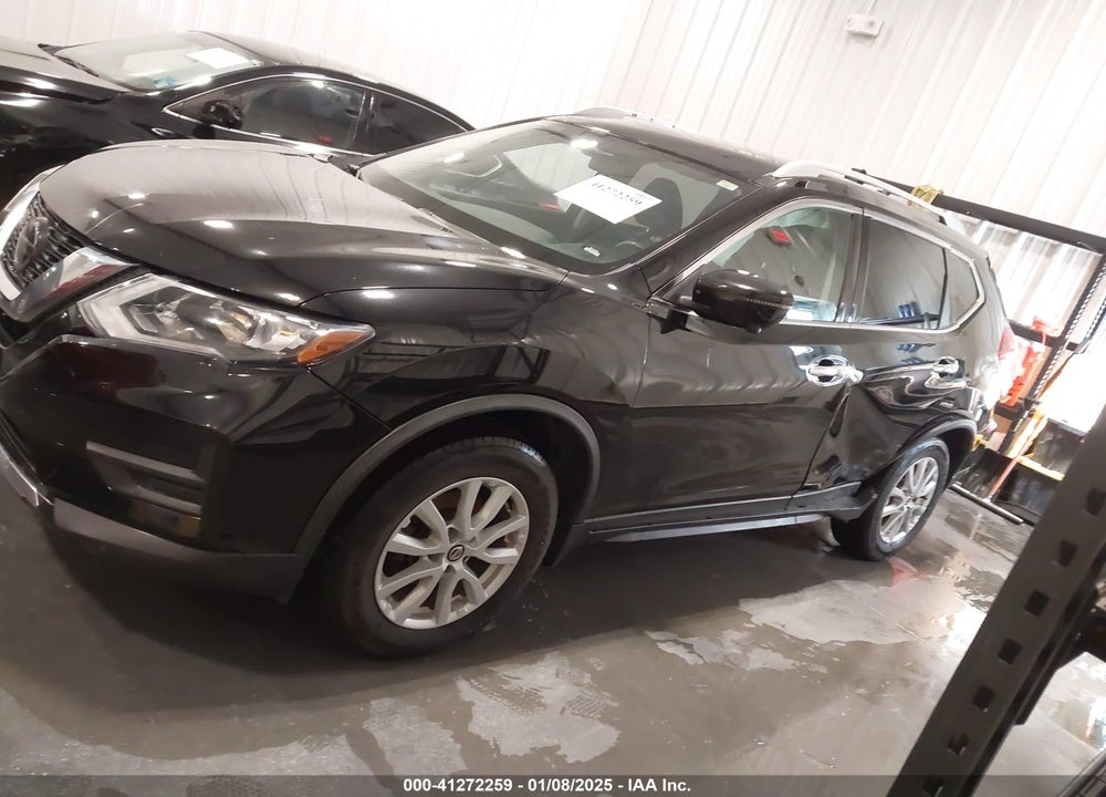 2018 NISSAN ROGUE SV VIN: KNMAT2MV7JP538989