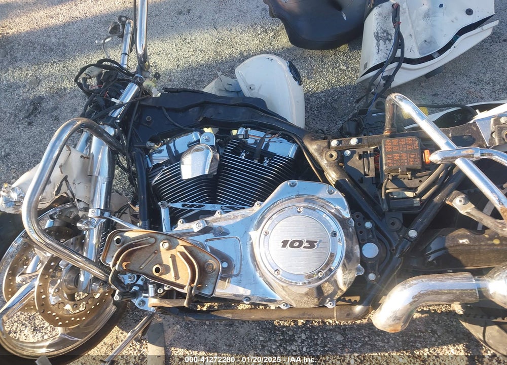 2012 HARLEY-DAVIDSON FLHP POLICE ROAD KING VIN: 1HD1FHM33CB616370