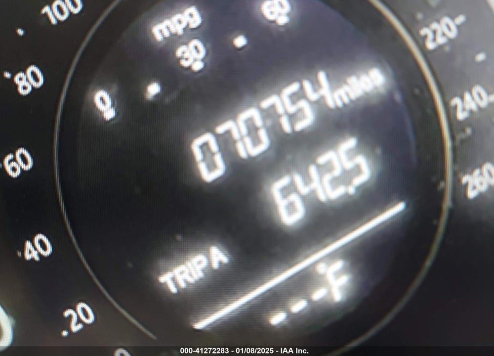 2013 HONDA ACCORD VIN: 1HGCR2E33DA067484