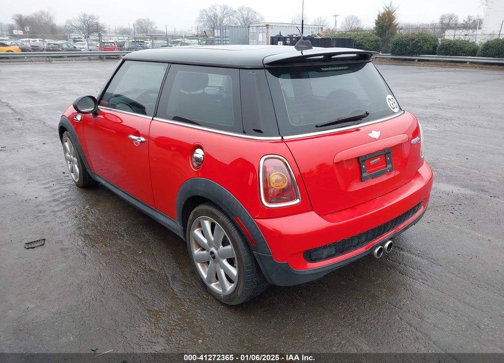 2010 MINI COOPER S VIN: WMWMF7C56ATX43839