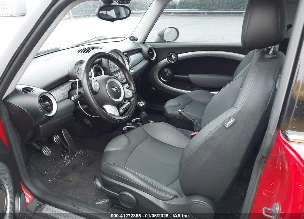 2010 MINI COOPER S VIN: WMWMF7C56ATX43839