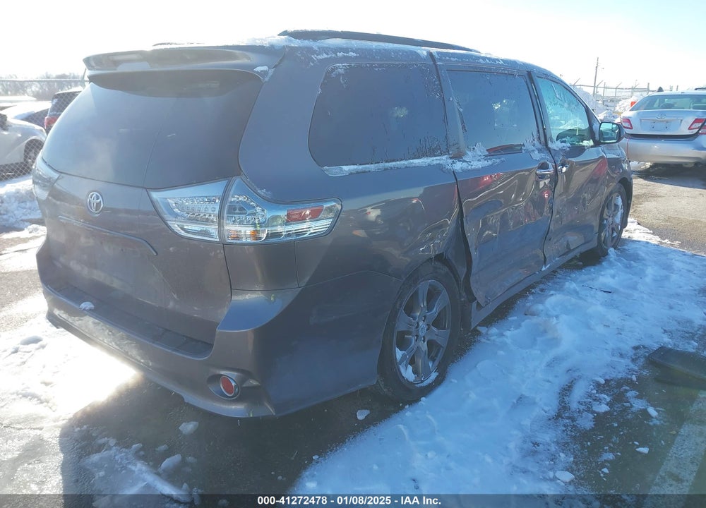 2017 TOYOTA SIENNA SE 8 PASSENGER VIN: 5TDXZ3DC0HS820274