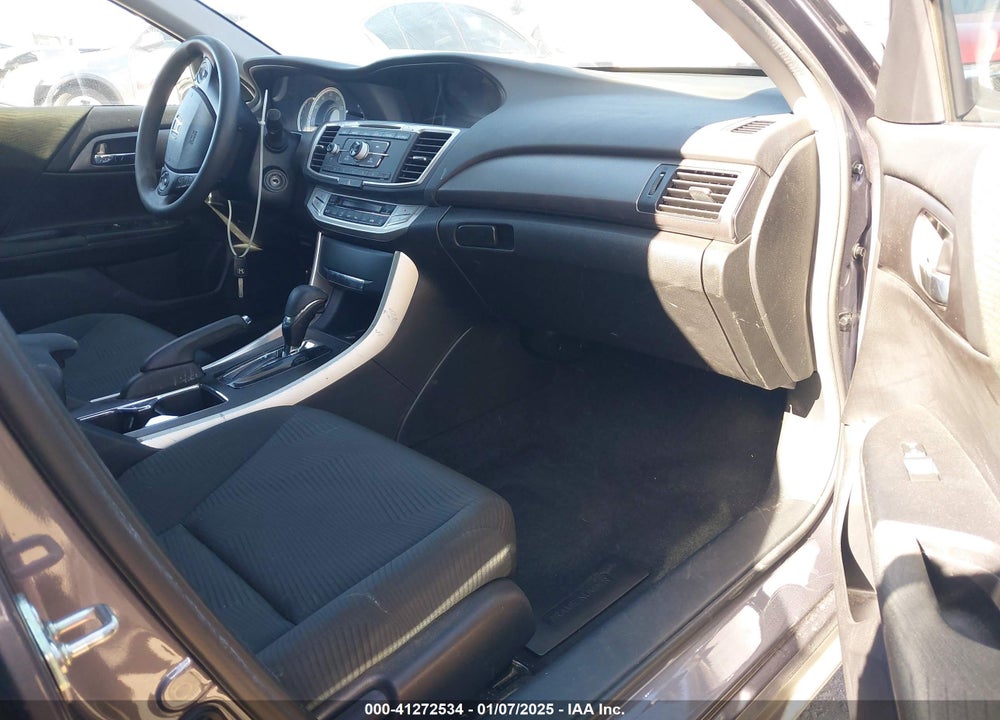 2015 HONDA ACCORD LX VIN: 1HGCR2F30FA255588