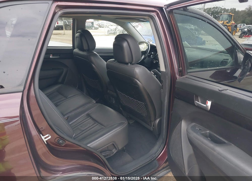 2015 KIA SORENTO VIN: 5XYKU4A70FG553038