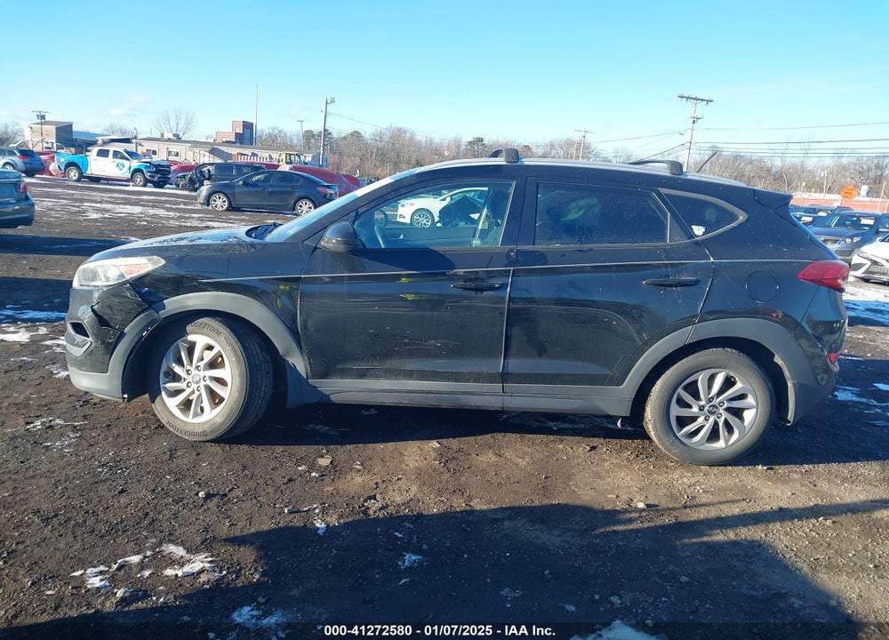 2016 HYUNDAI TUCSON SE VIN: KM8J3CA42GU076476