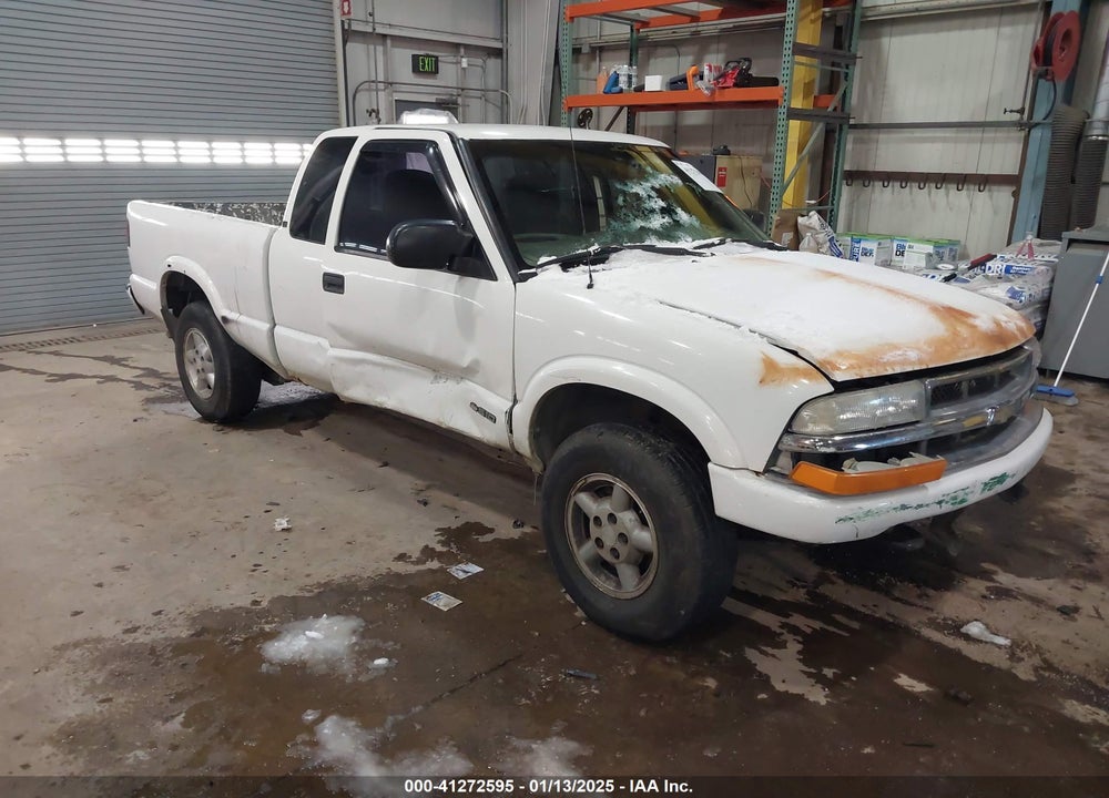 2000 CHEVROLET S-10 LS VIN: 1GCDT19WXYK179539