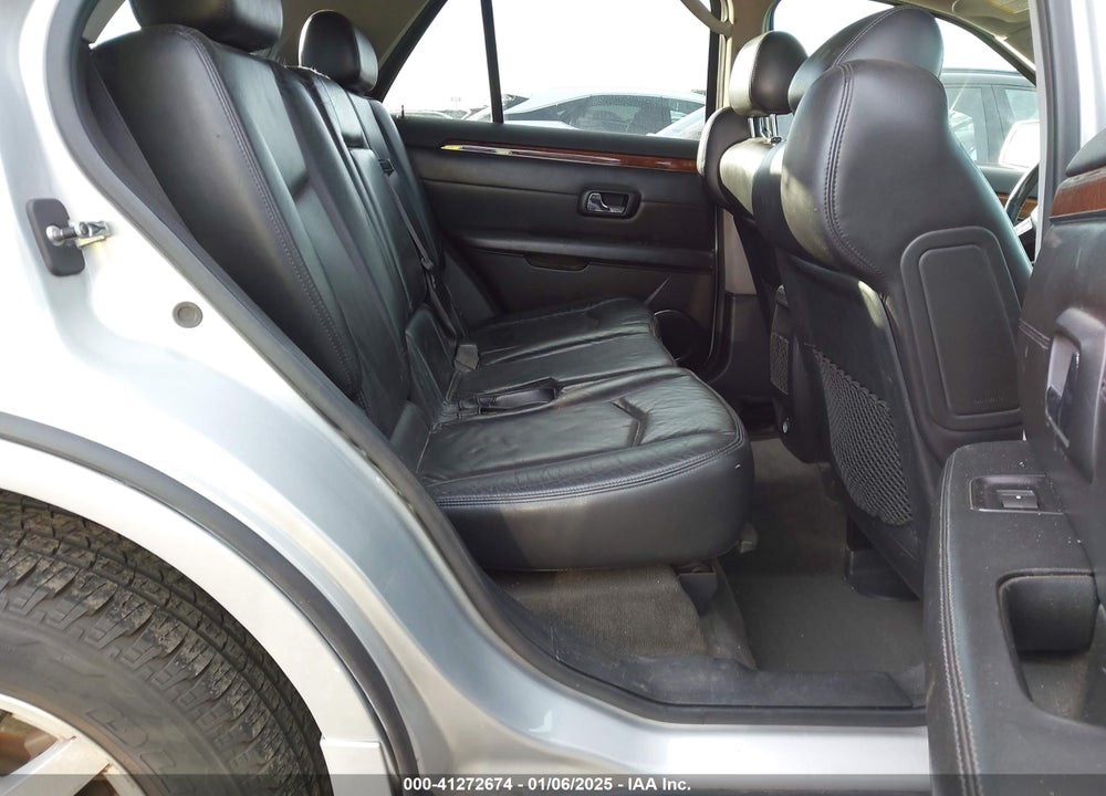 2009 CADILLAC SRX V6 VIN: 1GYEE637890119036