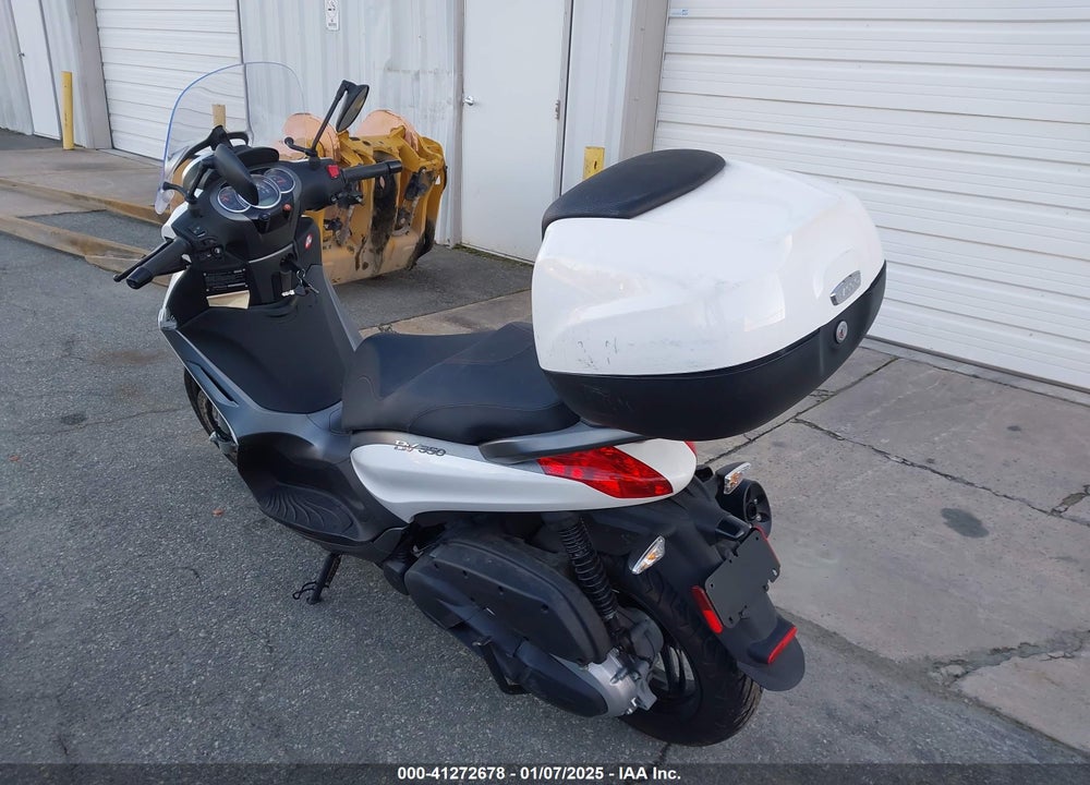 2018 VESP BV350 VIN: ZAPMA20S1J5000197