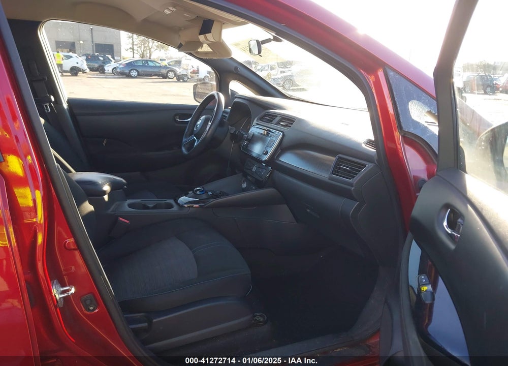 2018 NISSAN LEAF SV VIN: 1N4AZ1CP7JC305428