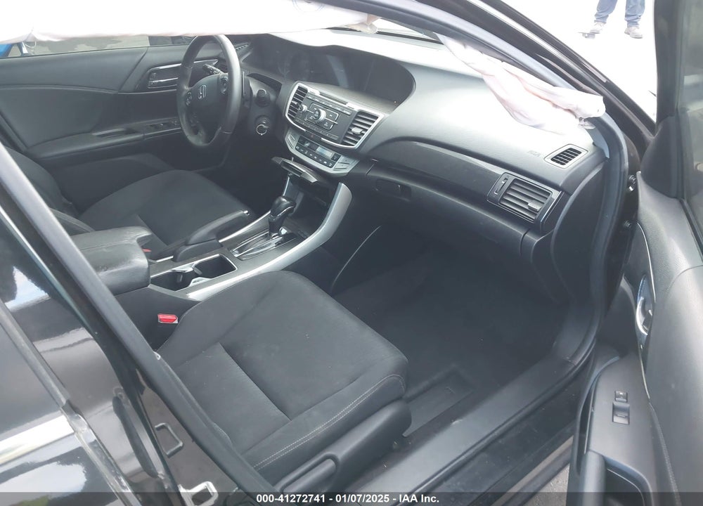 2015 HONDA ACCORD VIN: 1HGCR2F58FA001323