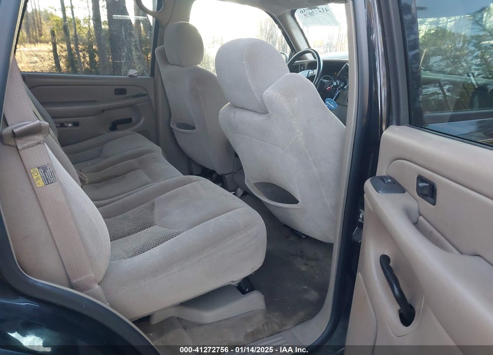 2005 CHEVROLET TAHOE LS VIN: 1GNEK13T55J147242