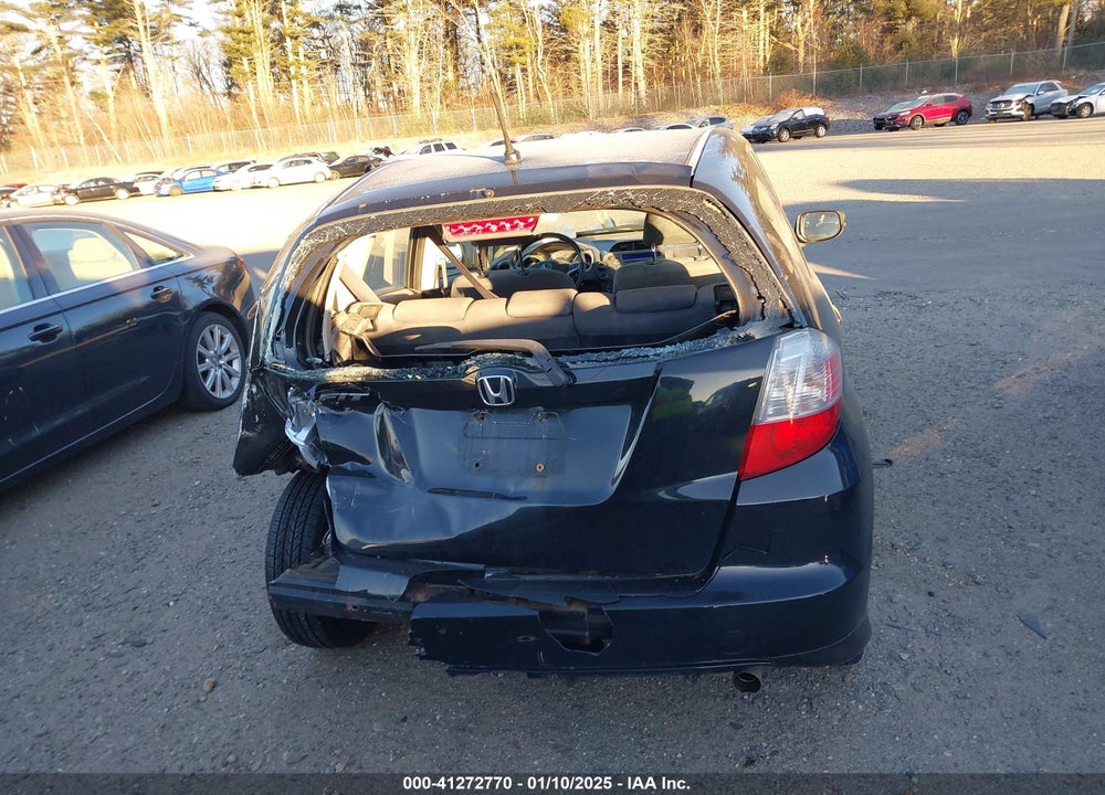 2013 HONDA FIT VIN: JHMGE8G3XDC005000