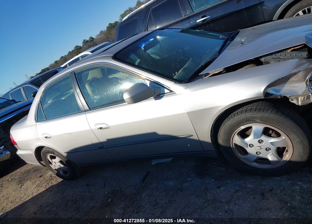 1999 HONDA ACCORD LX VIN: 1HGCG5642XA148687