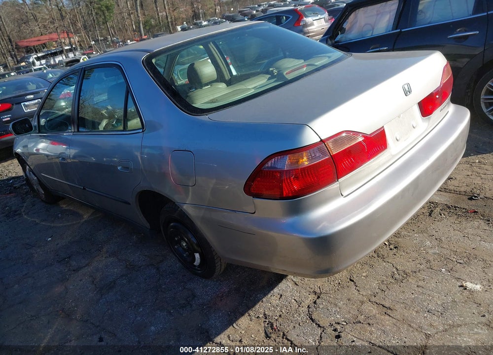 1999 HONDA ACCORD LX VIN: 1HGCG5642XA148687