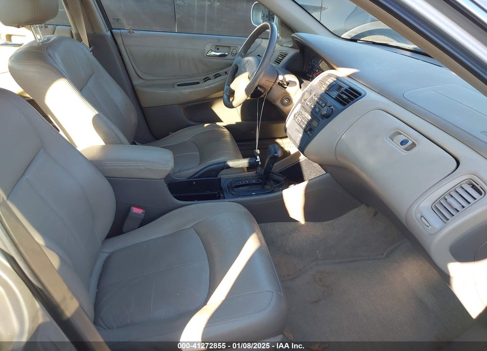 1999 HONDA ACCORD LX VIN: 1HGCG5642XA148687