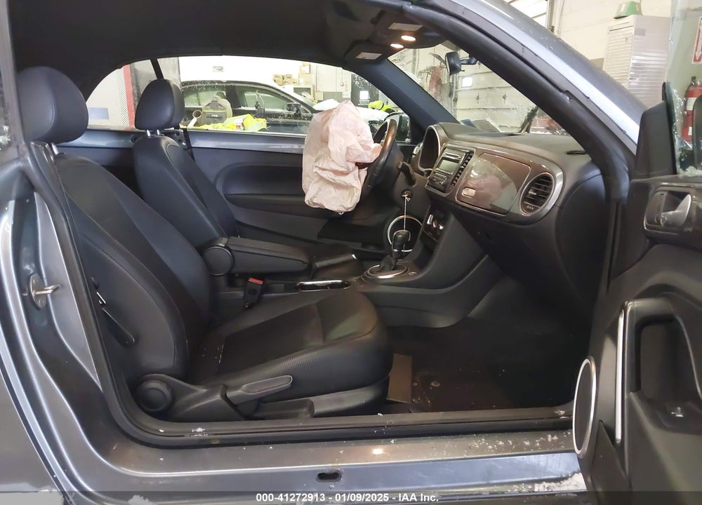 2015 VOLKSWAGEN BEETLE VIN: 3VW517AT0FM812678