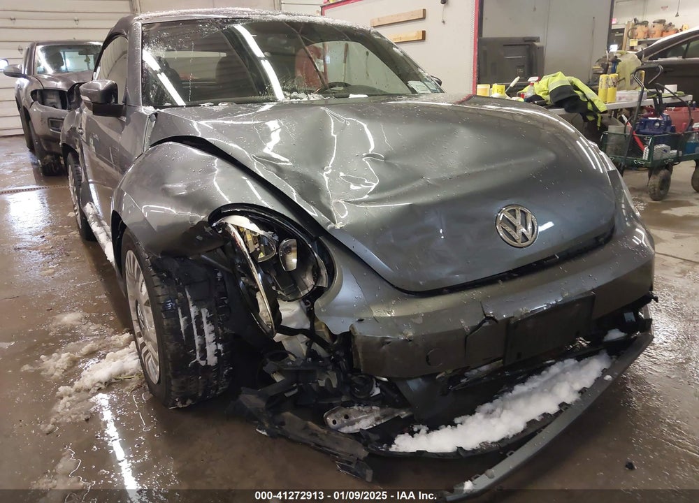 2015 VOLKSWAGEN BEETLE VIN: 3VW517AT0FM812678