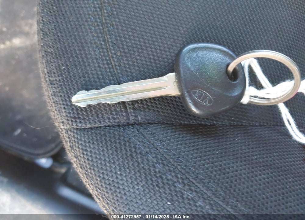 2011 KIA SPORTAGE LX VIN: KNDPBCA26B7131146