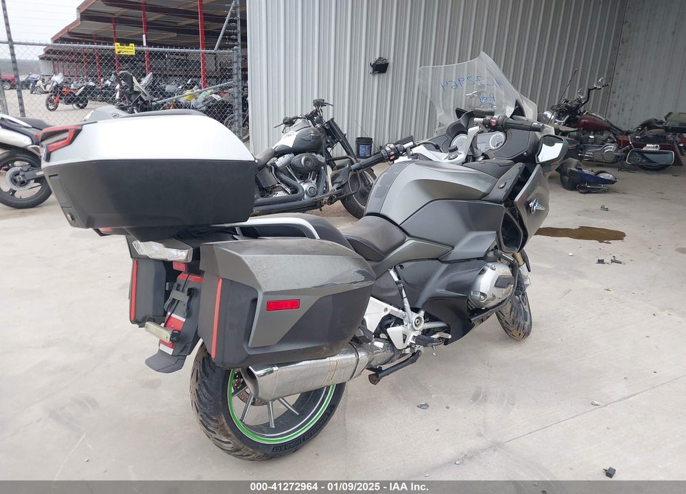 2015 BMW R1200 RT VIN: WB10A130XFZ192964