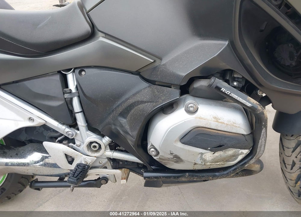 2015 BMW R1200 RT VIN: WB10A130XFZ192964