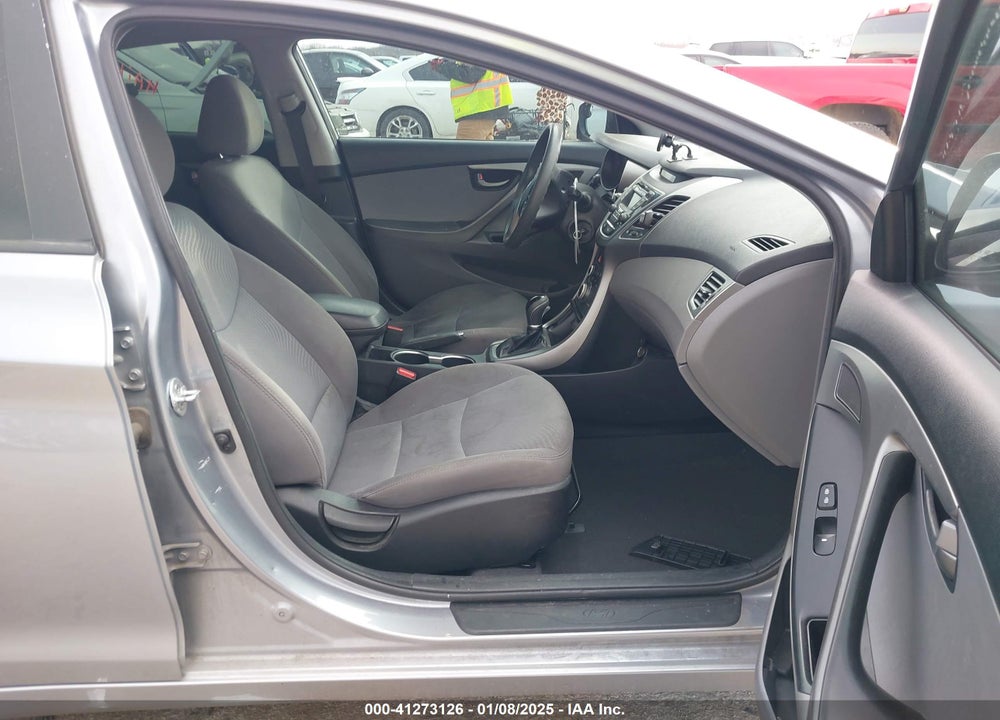 2015 HYUNDAI ELANTRA VIN: 5NPDH4AE5FH634668