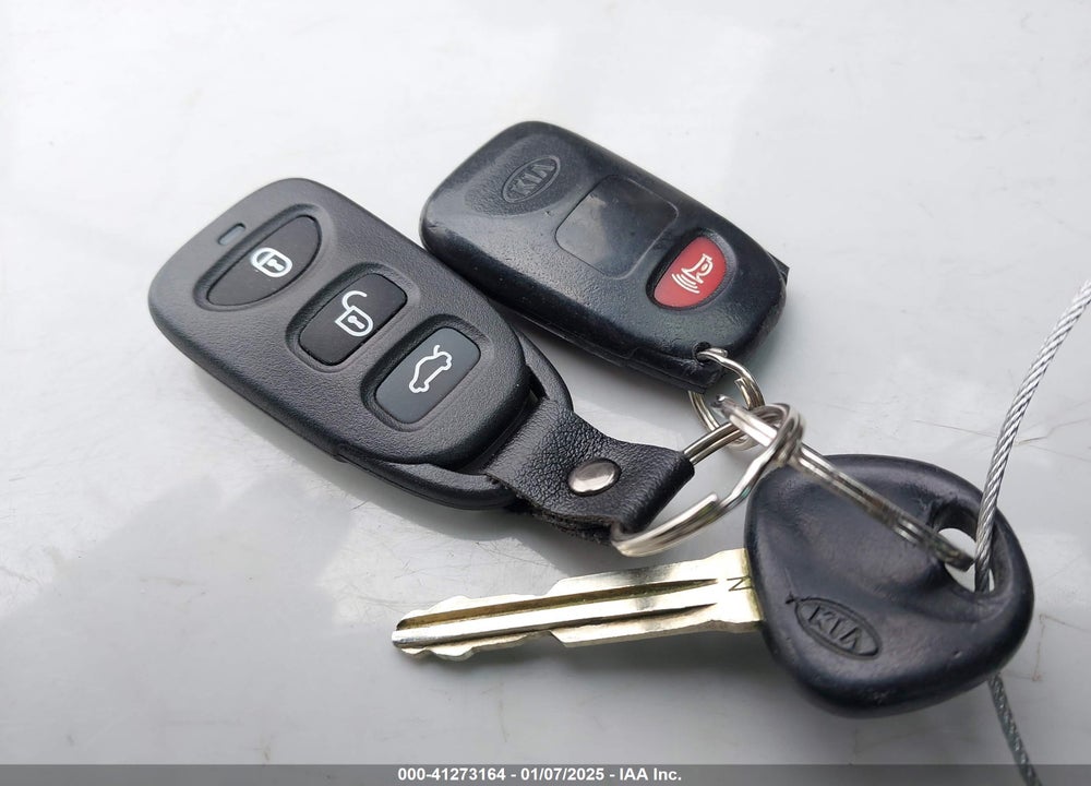 2007 KIA RONDO EX V6 VIN: KNAFG526077050738