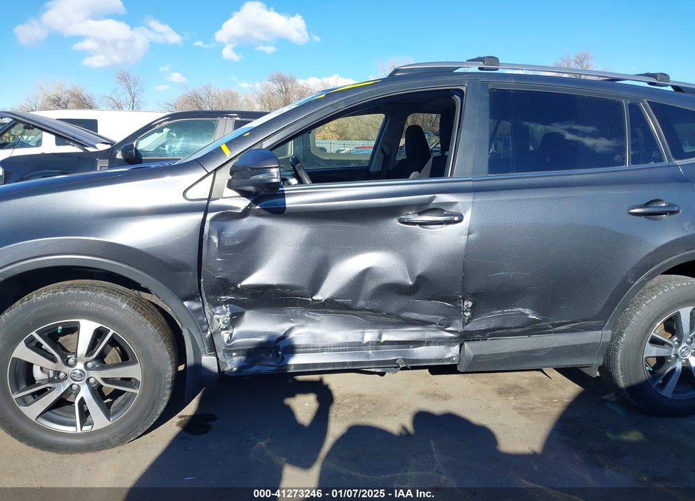 2018 TOYOTA RAV4 VIN: JTMRFREVXJD241525
