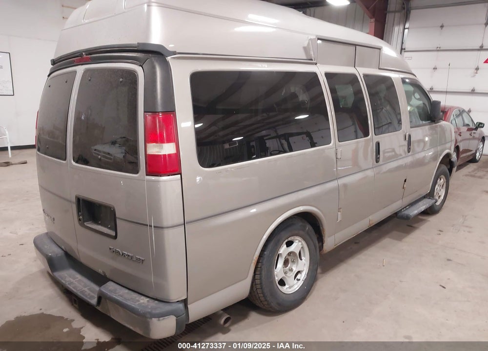 2005 CHEVROLET EXPRESS VIN: 1GNFH15T151137579