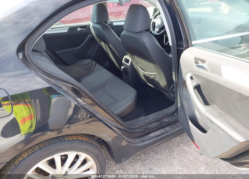 2012 VOLKSWAGEN JETTA 2.5L SEL VIN: 3VWLX7AJ1CM320399