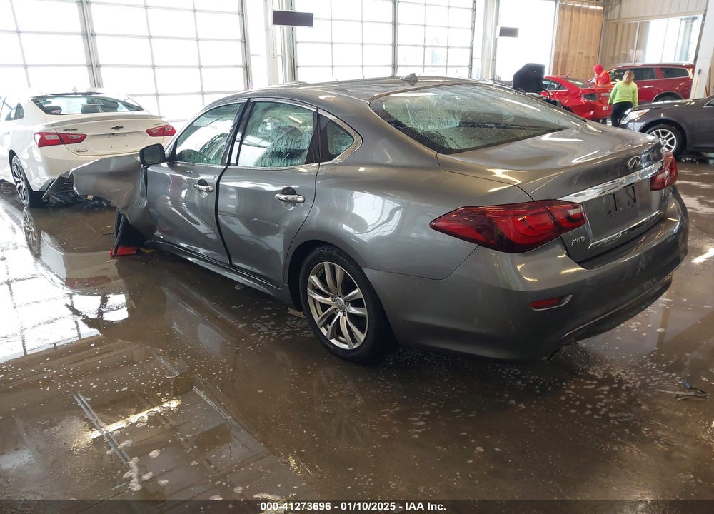 2015 INFINITI Q70 VIN: JN1BY1AR7FM560168