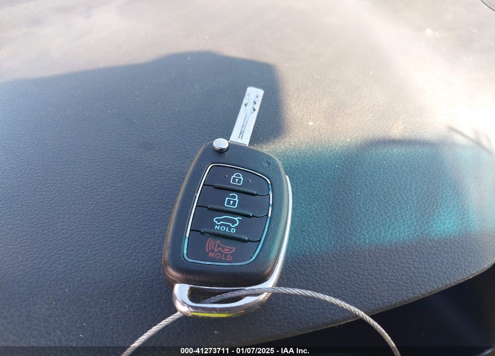 2019 HYUNDAI TUCSON SE VIN: KM8J23A49KU964587