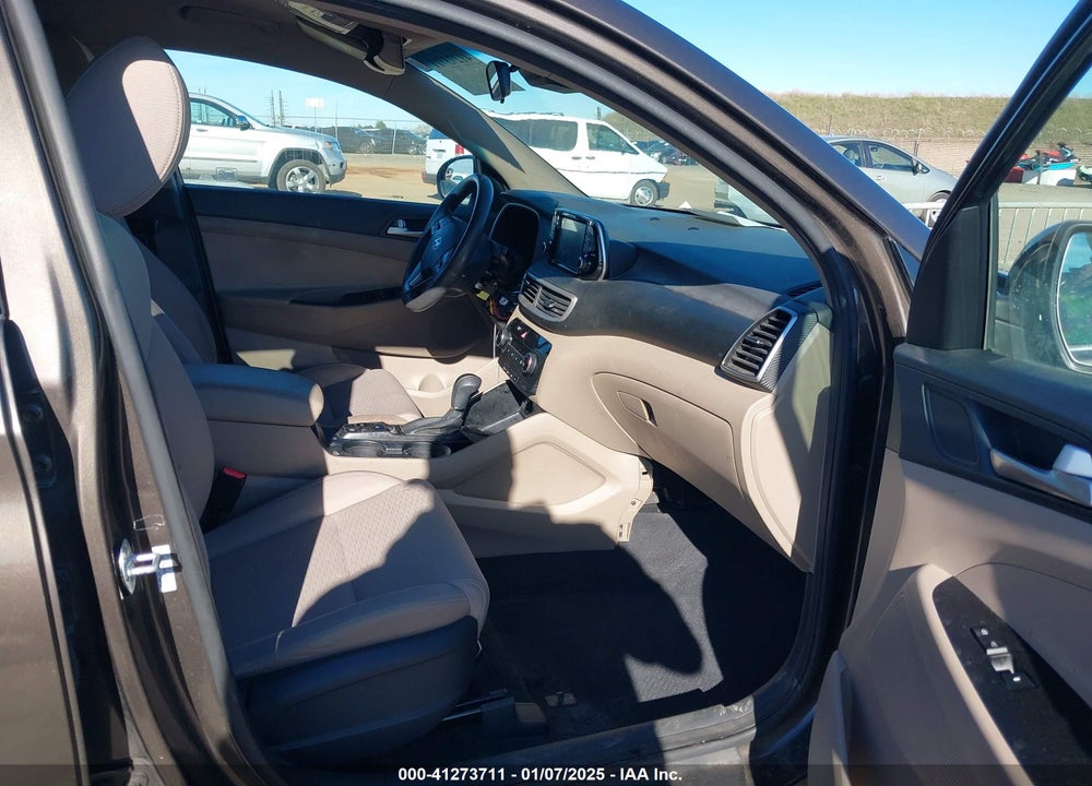 2019 HYUNDAI TUCSON SE VIN: KM8J23A49KU964587