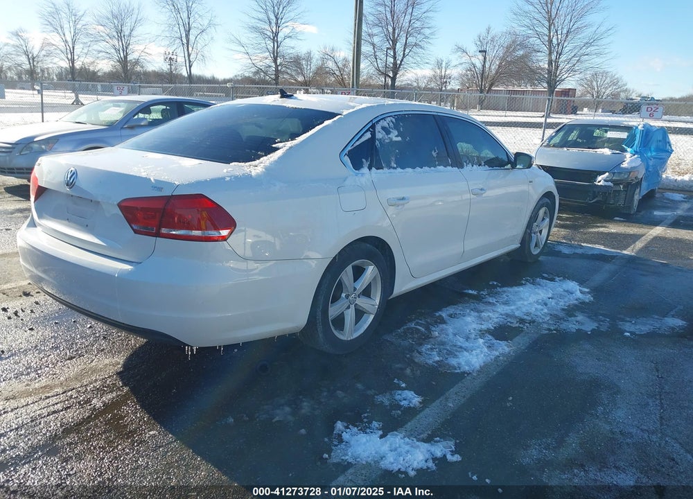 2015 VOLKSWAGEN PASSAT VIN: 1VWAT7A30FC106191