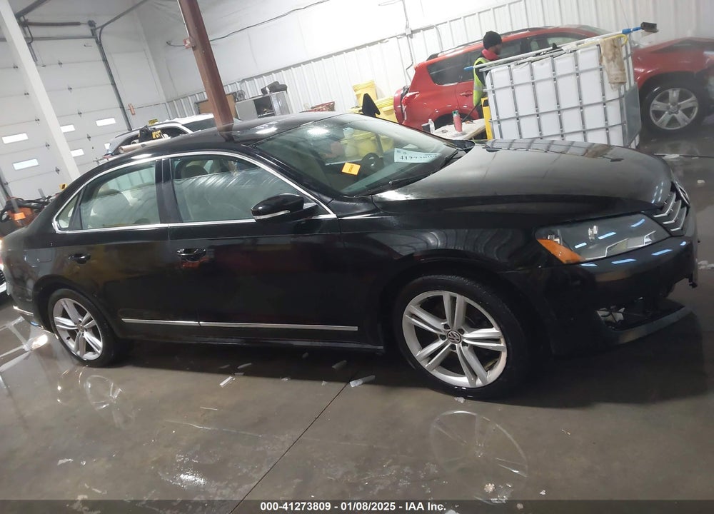 2015 VOLKSWAGEN PASSAT VIN: 1VWCV7A33FC089079