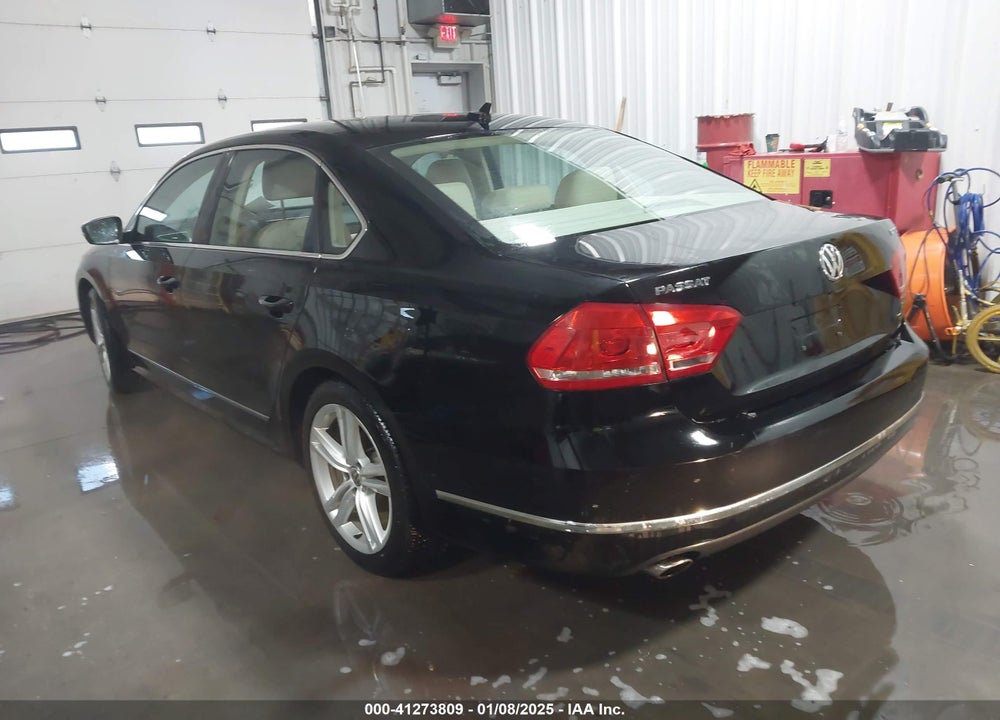 2015 VOLKSWAGEN PASSAT VIN: 1VWCV7A33FC089079