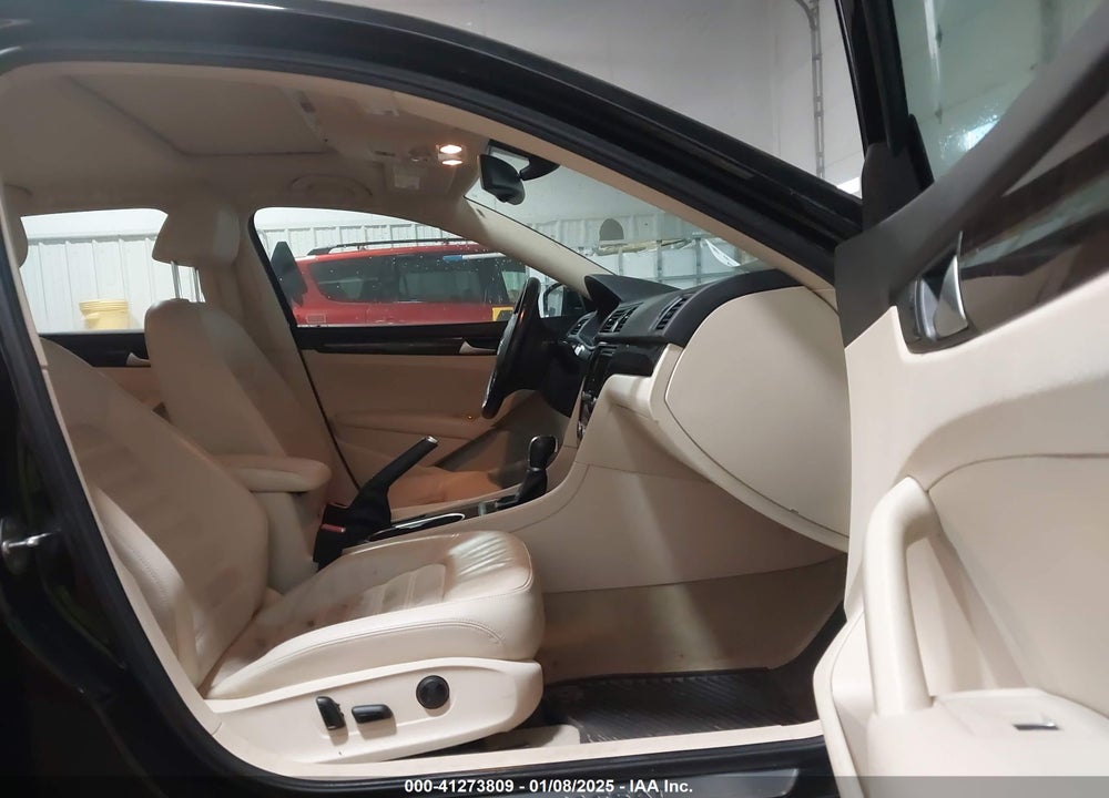 2015 VOLKSWAGEN PASSAT VIN: 1VWCV7A33FC089079
