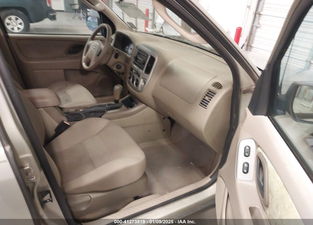 2005 FORD ESCAPE XLT VIN: 1FMYU93195KC96160
